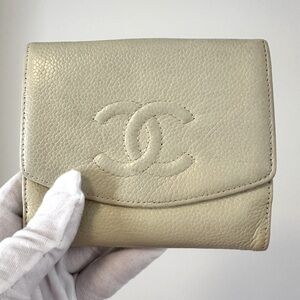 🤍 Auth Vintage CHANEL Compact Beige Caviar Leather Wallet